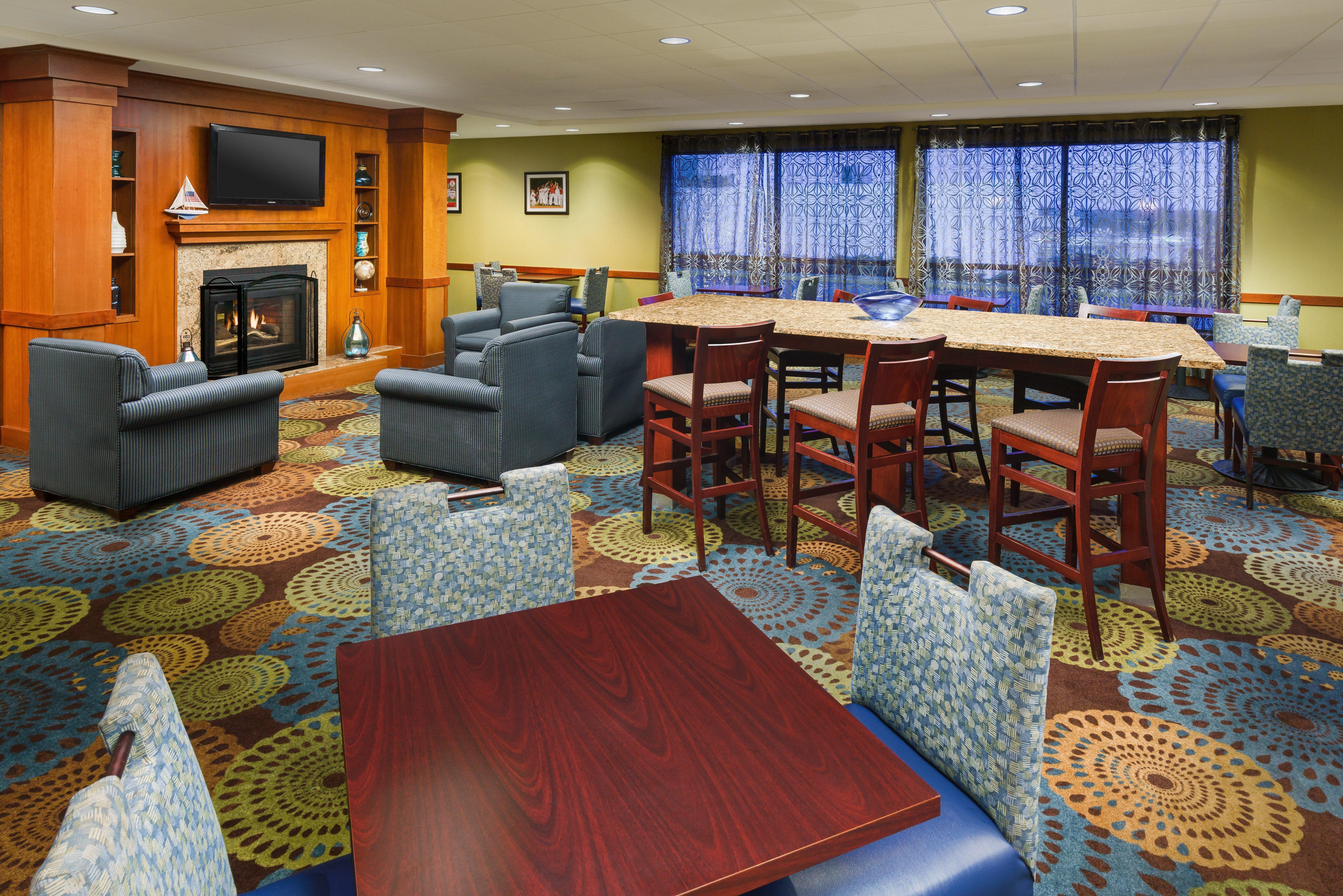 Holiday Inn Express Boston Brockton By Ihg Екстер'єр фото