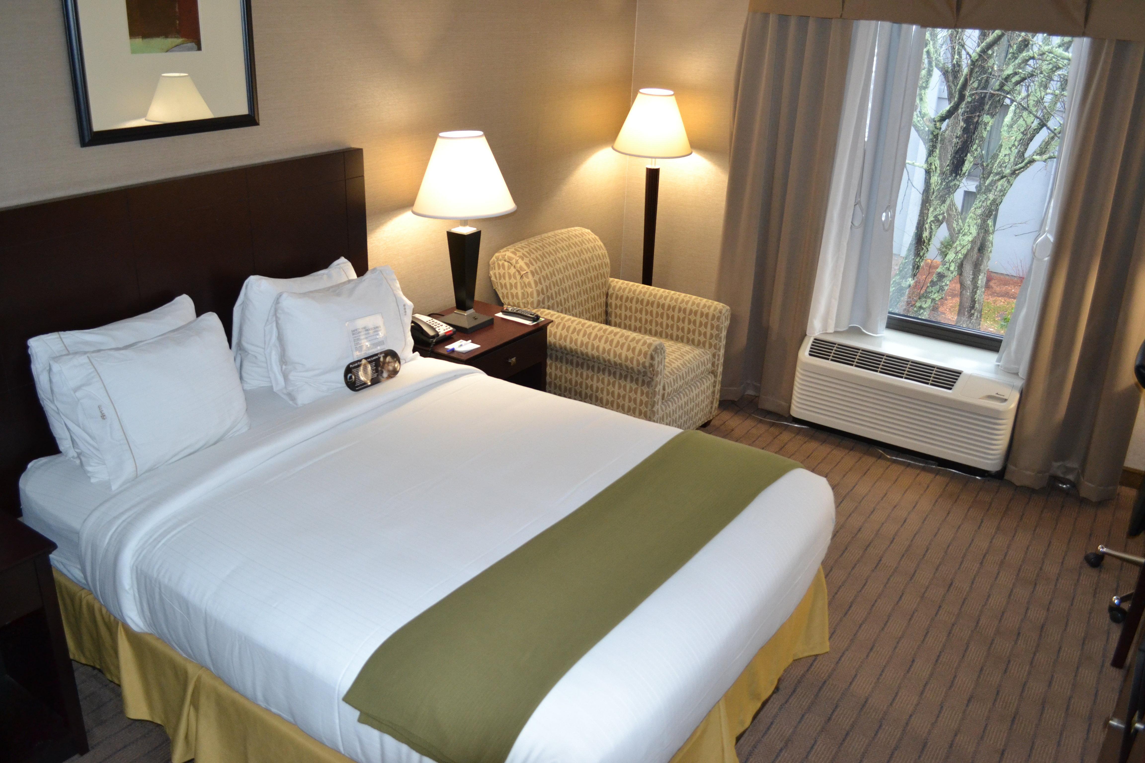 Holiday Inn Express Boston Brockton By Ihg Екстер'єр фото
