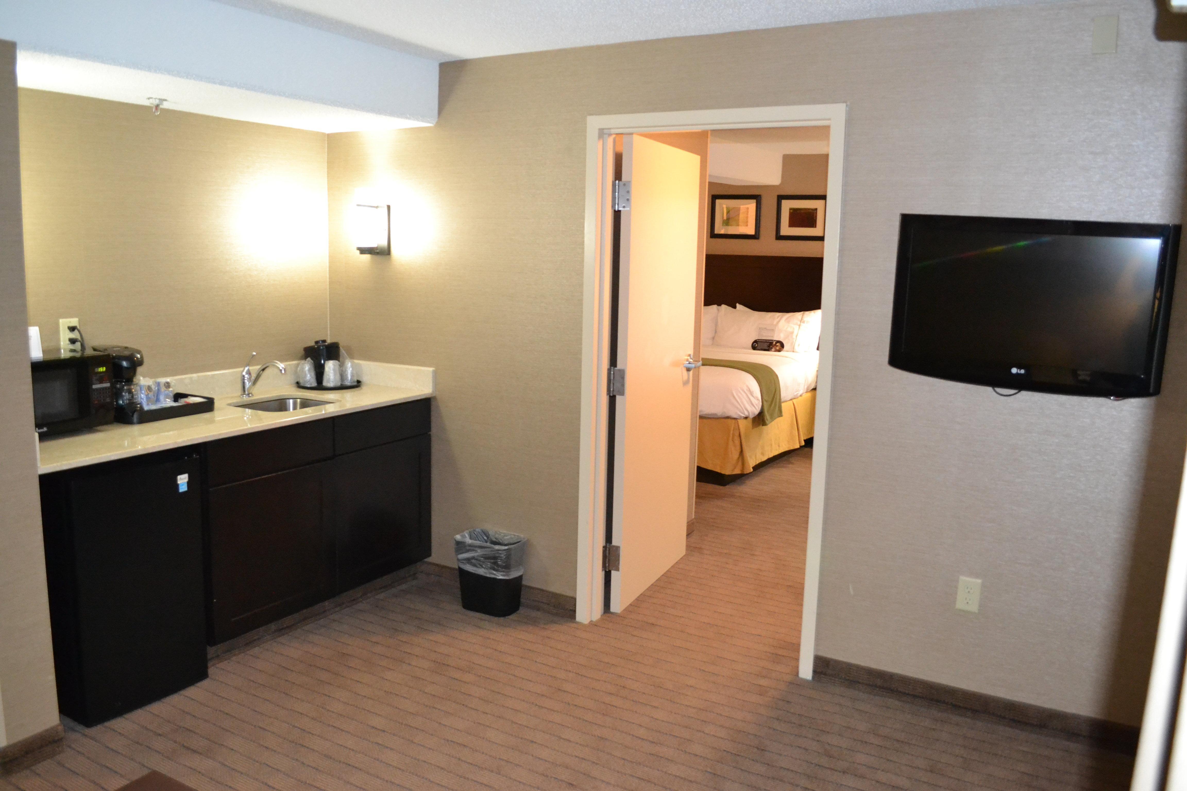 Holiday Inn Express Boston Brockton By Ihg Екстер'єр фото